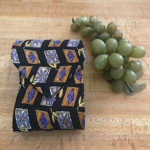 #1143 ROBERT TALBOT STUDIO SILK NECKTIE 59 in x 4 in.